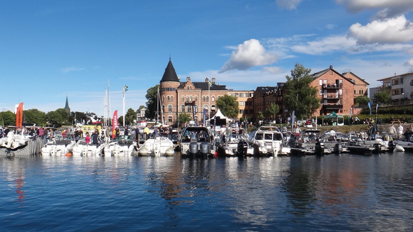 Kajen i Gustavsbergs hamn.